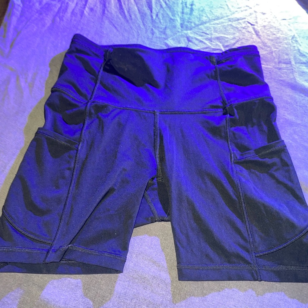 Lululemon - Picture 2 of 6